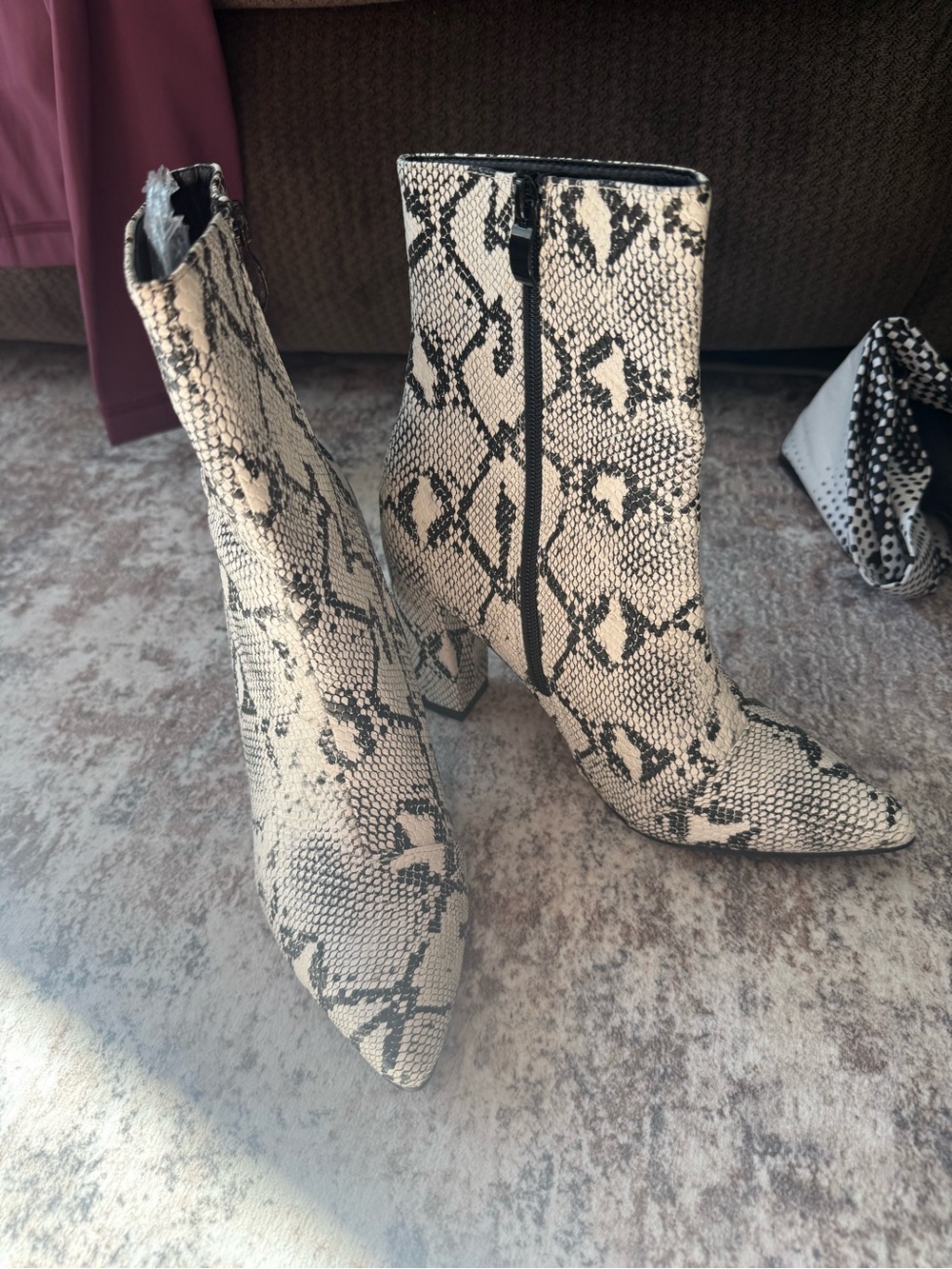 Snake-Print Pointed Toe Ankle Boots - Cream/Black